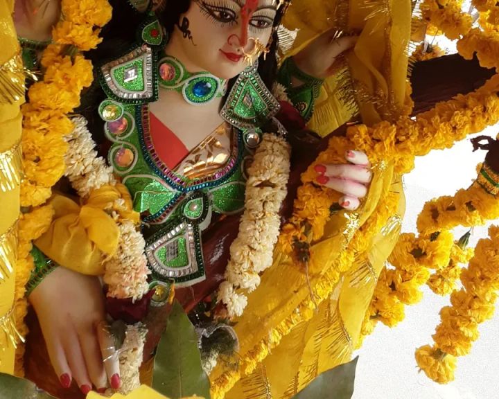 Roses are passé, marigolds are divine