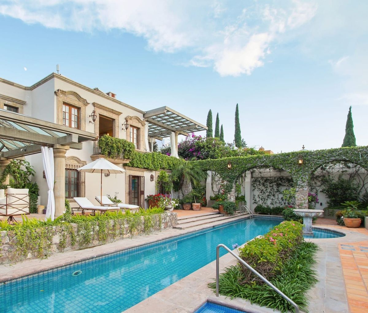Top 5 Destinations for the Best Luxurious Weekend Getaway