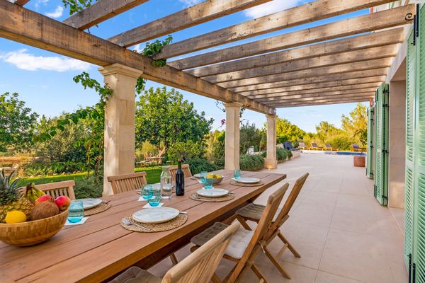How to Design a Resort-Style Backyard (Helpful Examples)