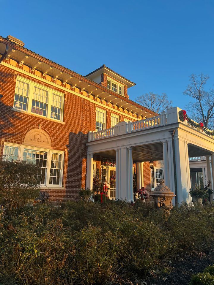 Stowe Manor Welcomes Guests for Second Annual Christmas Home Tour