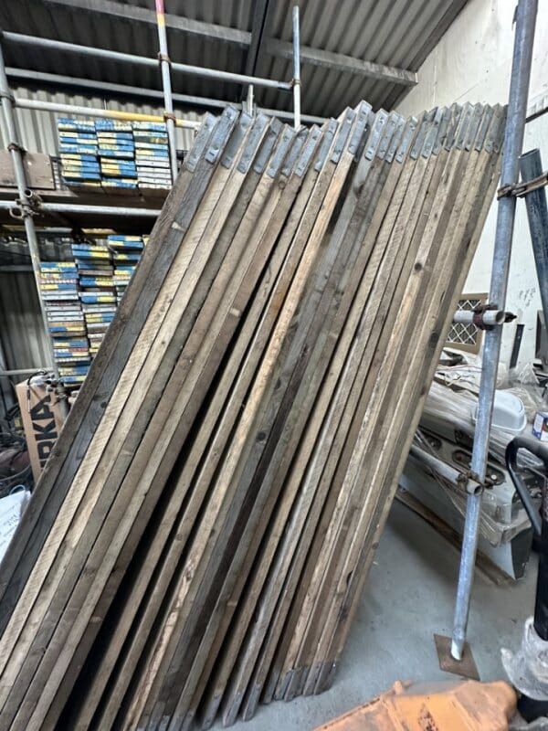Reclaimed Scaffold Boards in Nottingham – Why They’re So Popular for Rustic Furniture, Shelves and Benches
