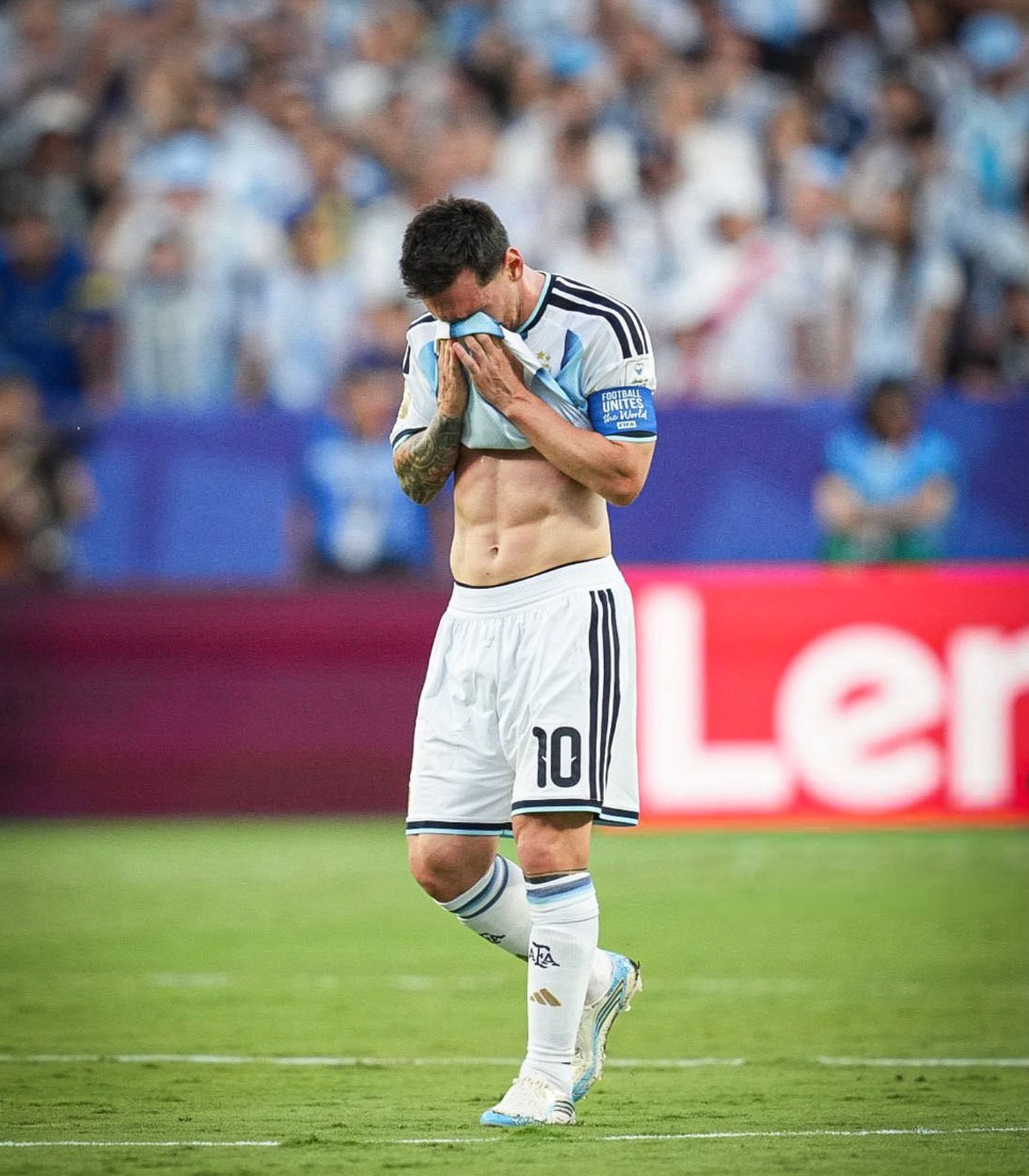 Las lágrimas de Messi: el hat trick y el dolor por la salud de su padre Jorge