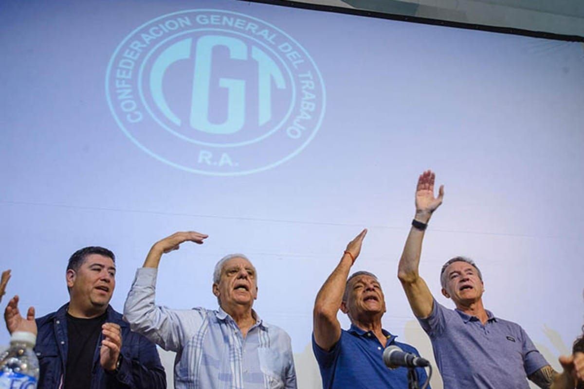 La CGT debate hoy su plan de lucha: ¿protestas "a la francesa" o paro de 36 horas?
