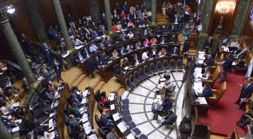 La Legislatura porteña sancionó una ley de desendeudamiento familiar: hasta 36 cuotas con tasa máxima del 40%