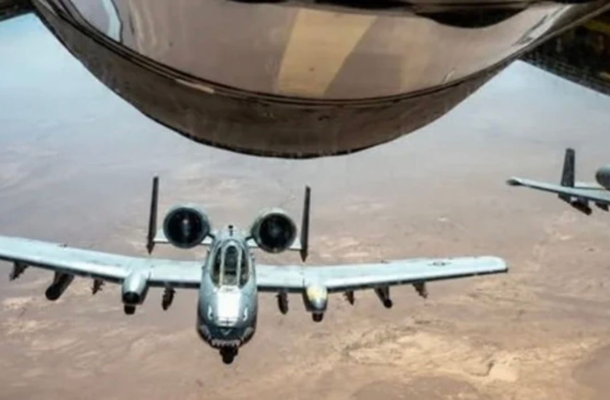 La guerra EEUU-Irán se recalienta: 14 muertos, misiles sobre Kuwait y Bahréin y EEUU atacó durante el sepelio de Khamenei
