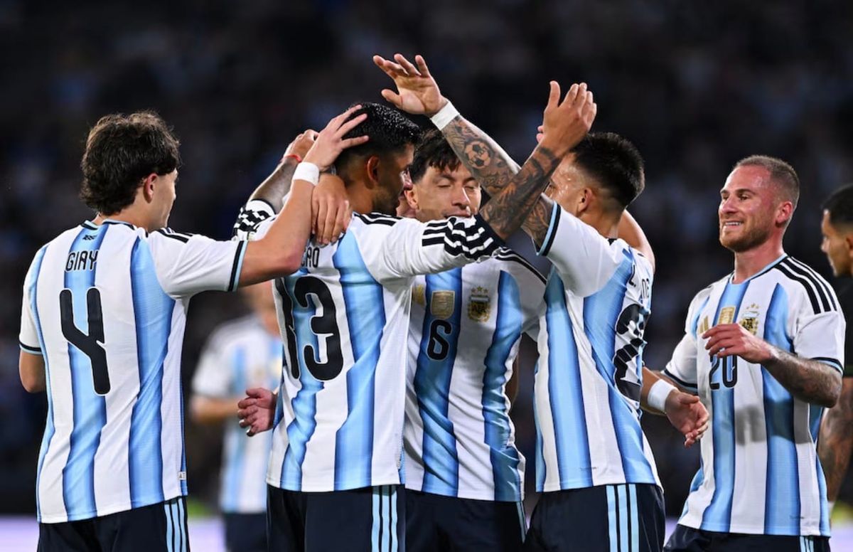La Selección goleó 4-0 a Bolivia en el debut de Cuti Romero como capitán