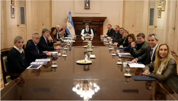 Milei encabeza reunión de gabinete en Casa Rosada atravesada por la crisis interna