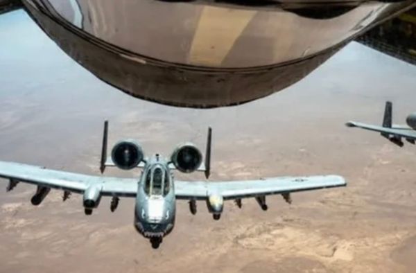 La guerra EEUU-Irán se recalienta: 14 muertos, misiles sobre Kuwait y Bahréin y EEUU atacó durante el sepelio de Khamenei