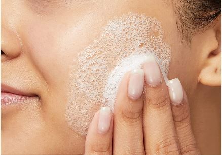 Best Acne Cleaner to Help Clear Up Your Skin While Cleaning It!