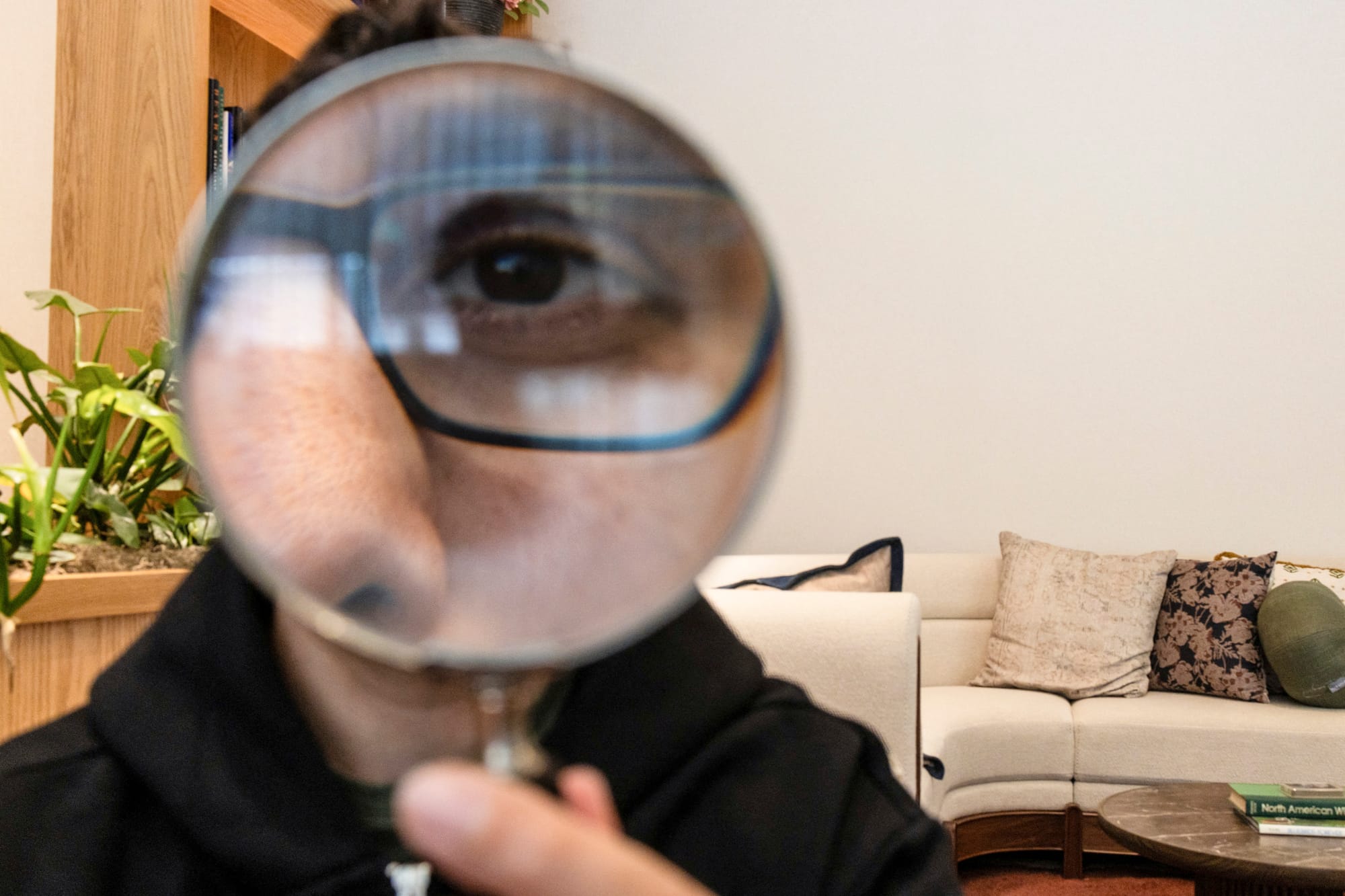 數說科技：當你和 AI 說中文時，它真的在用中文思考嗎？