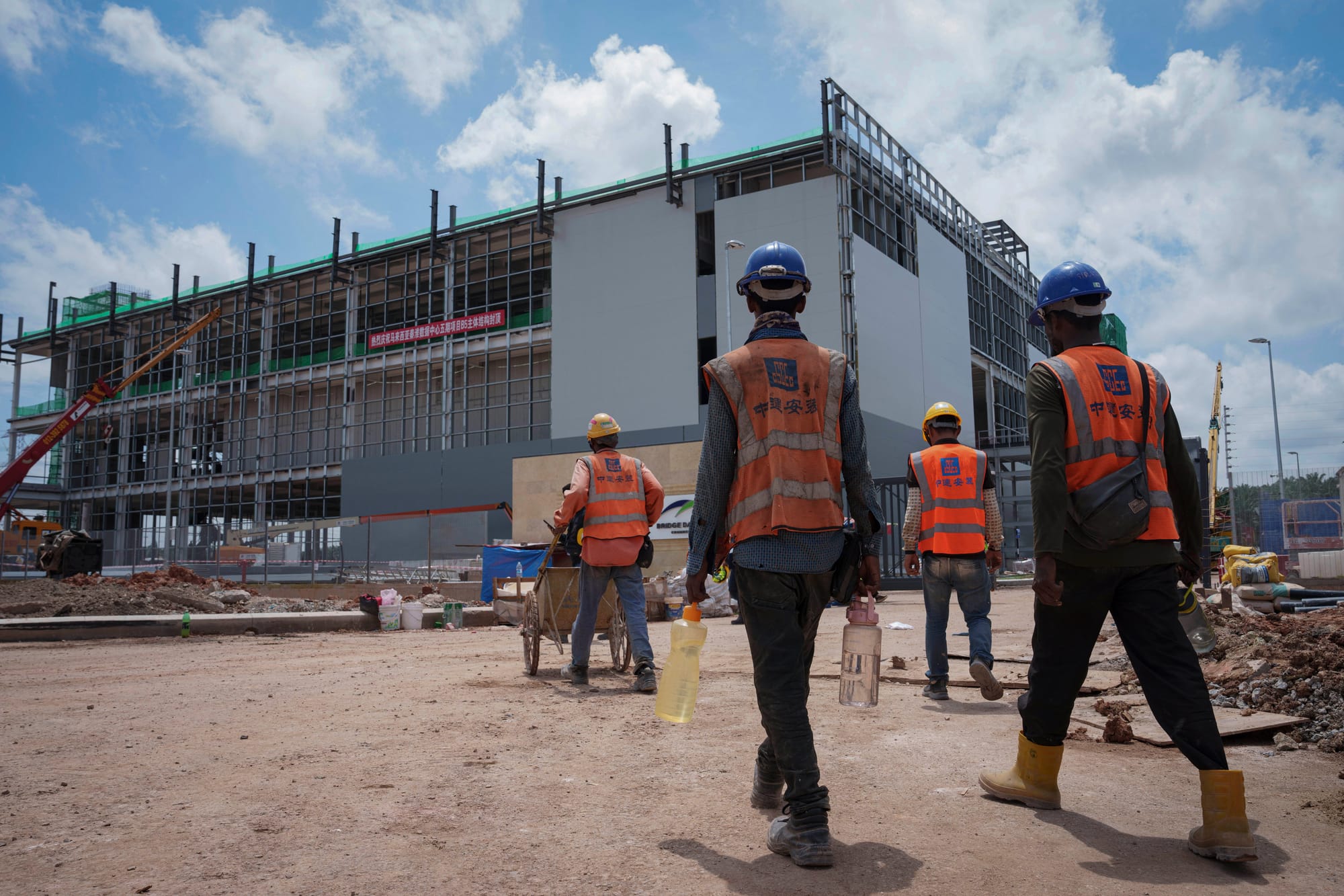 地緣夾縫中的算力生意：馬來西亞如何吃下中美對抗紅利？