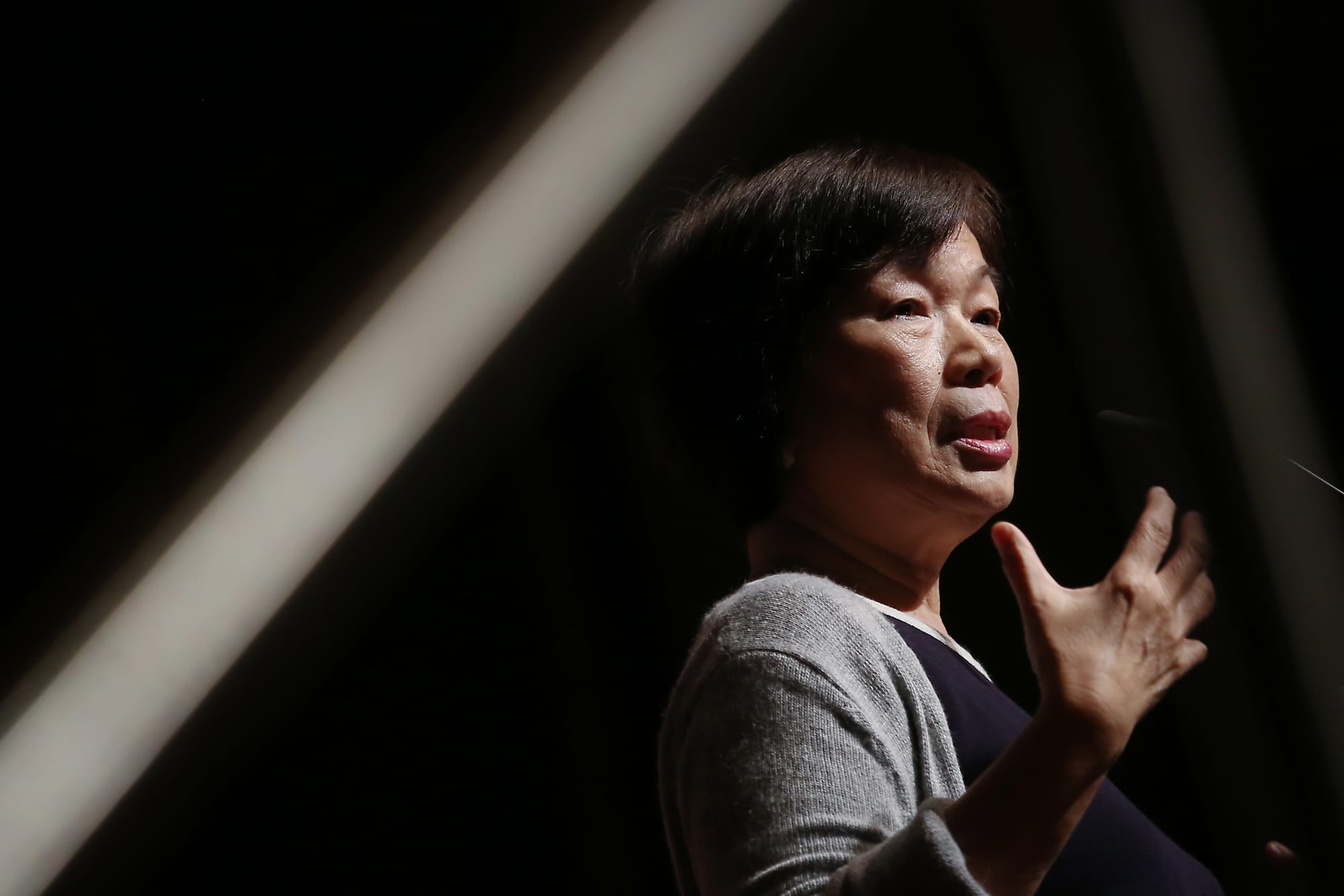 端對談｜大江未止，大海已分：為什麼今天還讀龍應台？