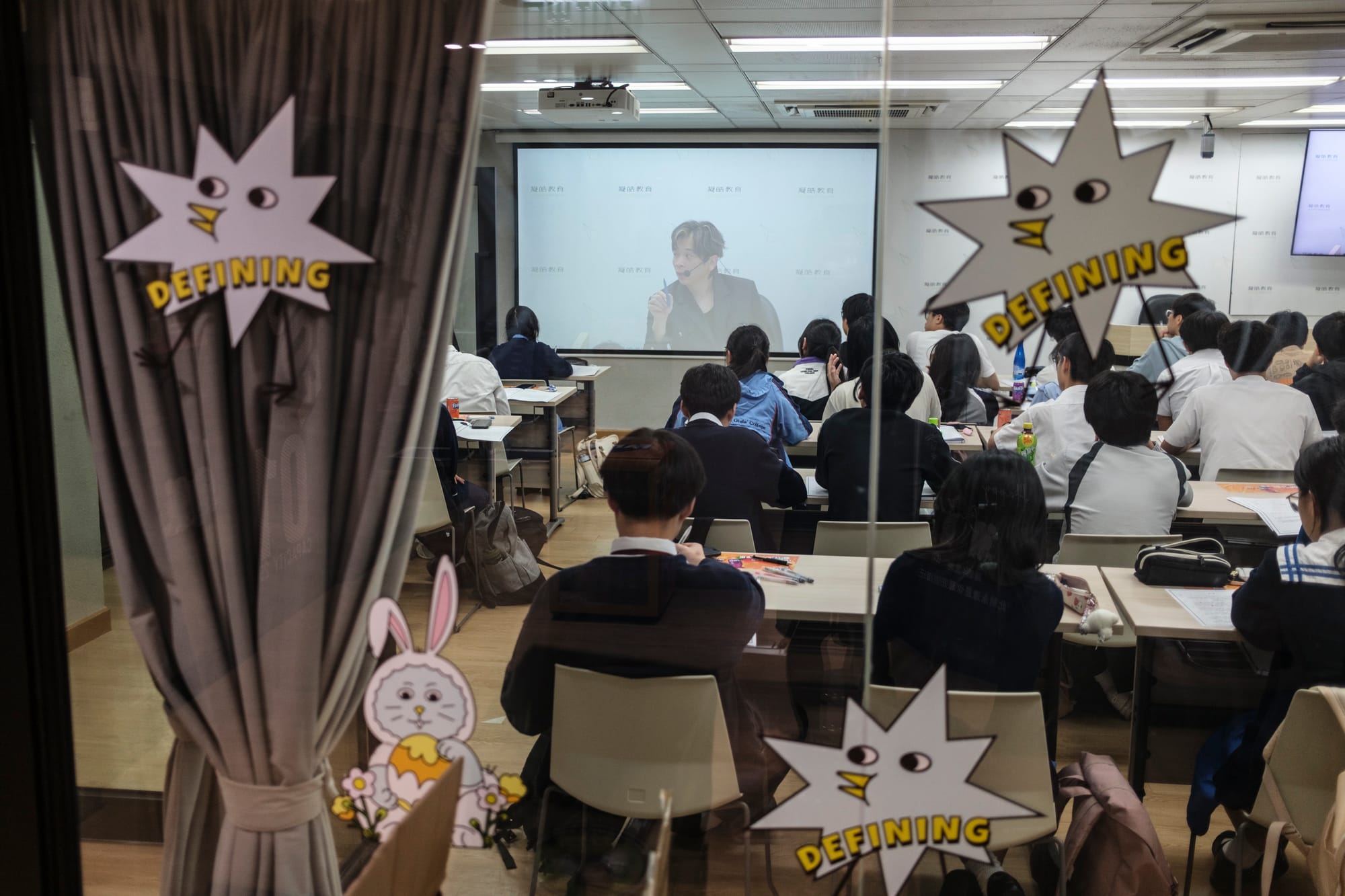 家長不想管、學校管不了、學生不被管：補習老師的急救中文術