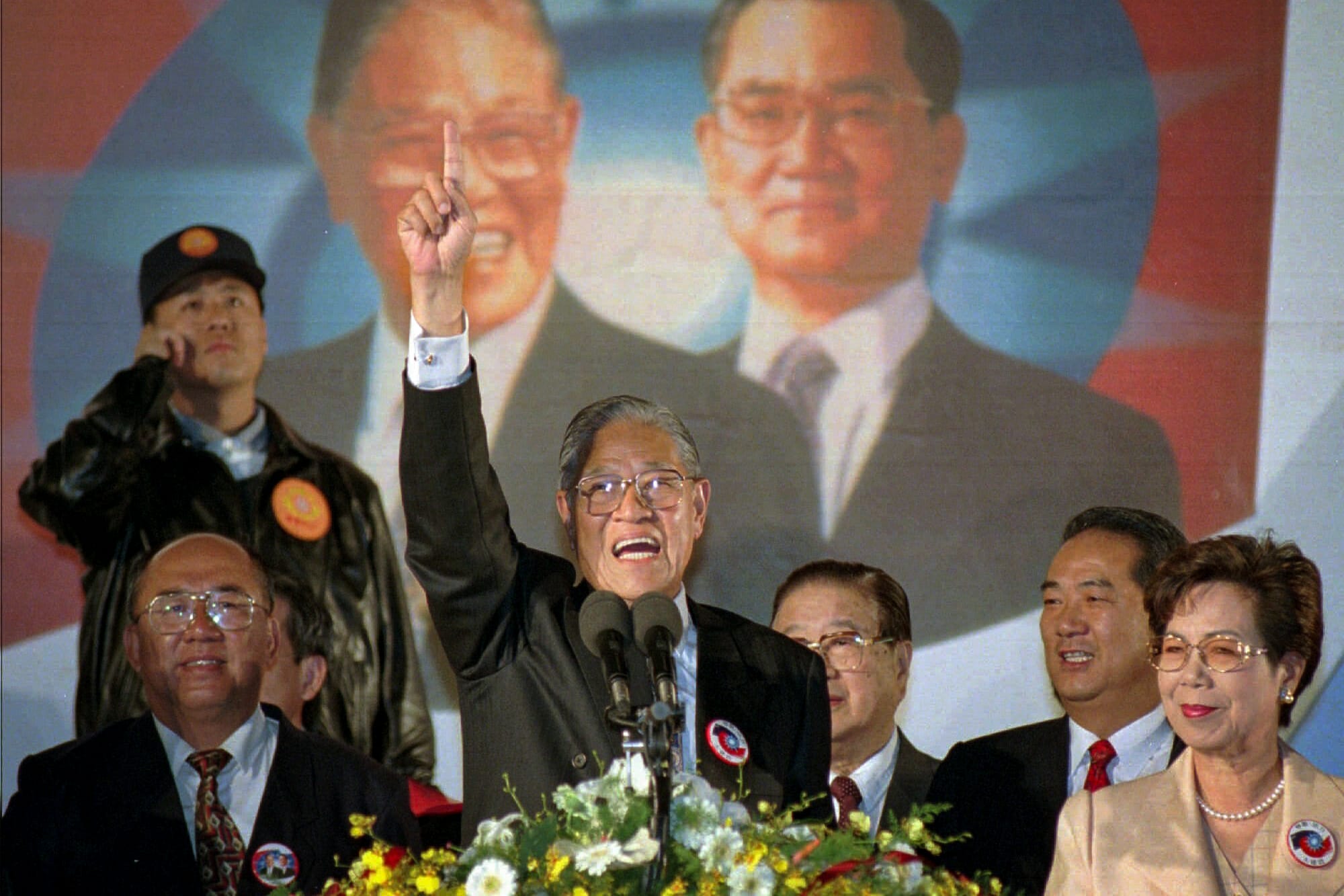 台灣總統直選30年：選贏了就愛民主，輸了呢？