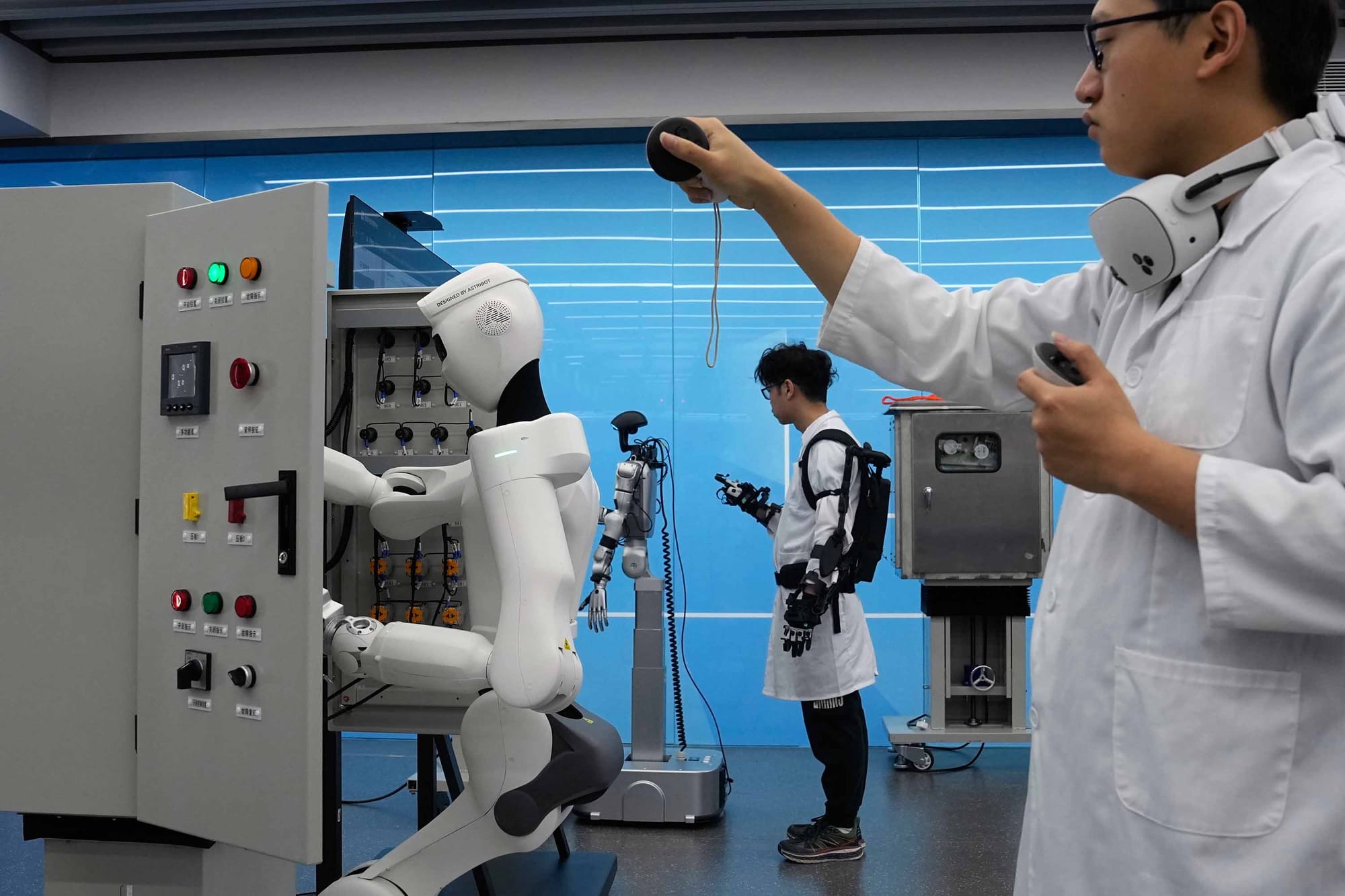 AI「煉化」來襲：中國式「AI樂觀主義」的代價