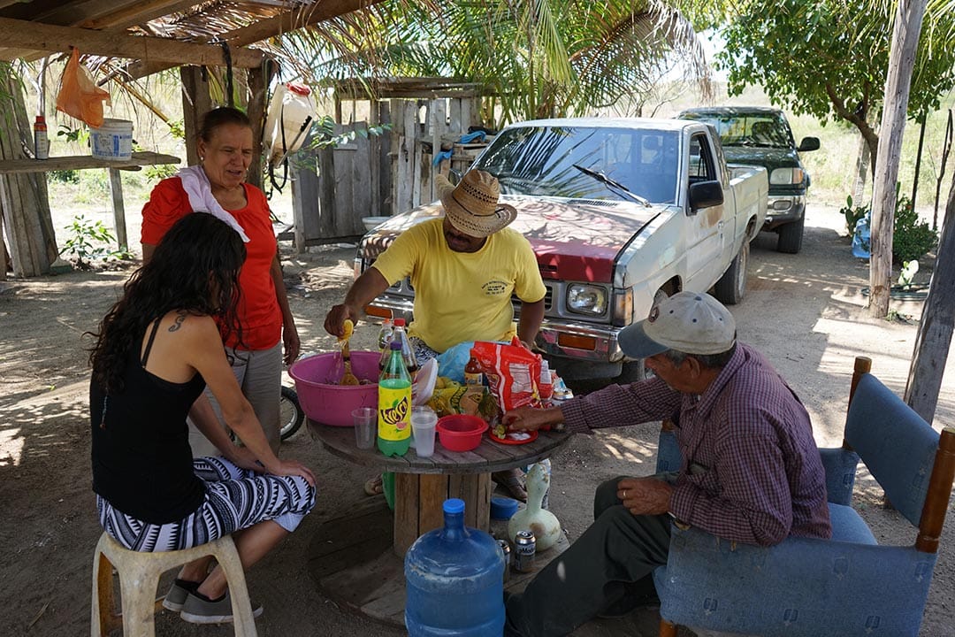 上小镇购物会遇上不同人临时邀请,这天我们食了住家拉美菜式Ceviche。梁美提供