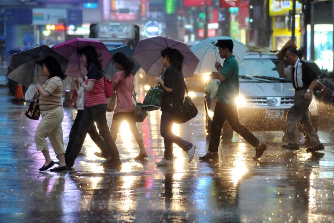 我們既不瞭解疾病、也不瞭解法律。無知讓大眾進入一場集體狂歡，每一次的重大事件後，我們再度搬演這幾組關鍵字，再一次把精神障礙綁上祭壇，鑼鼓喧天。攝：Mandy CHENG / AFP