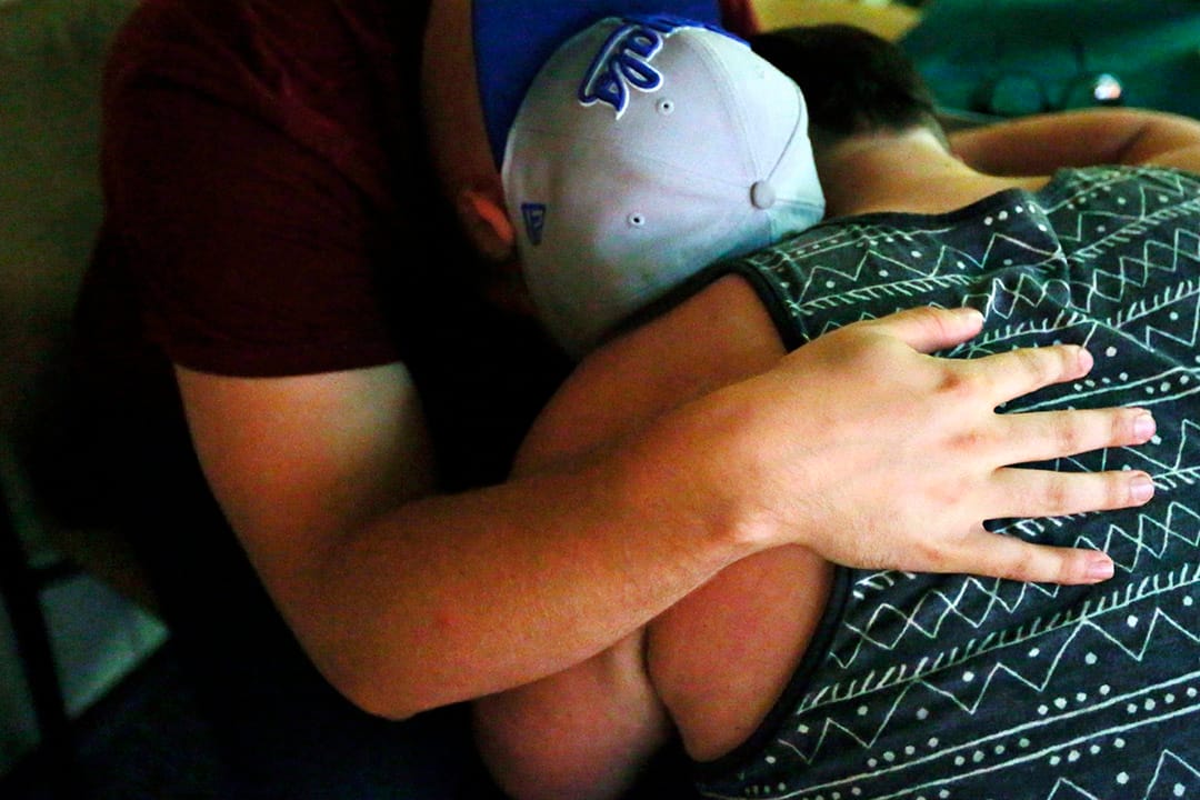 弗吉尼亚州汉普顿市民为多宗枪击死者祈祷。