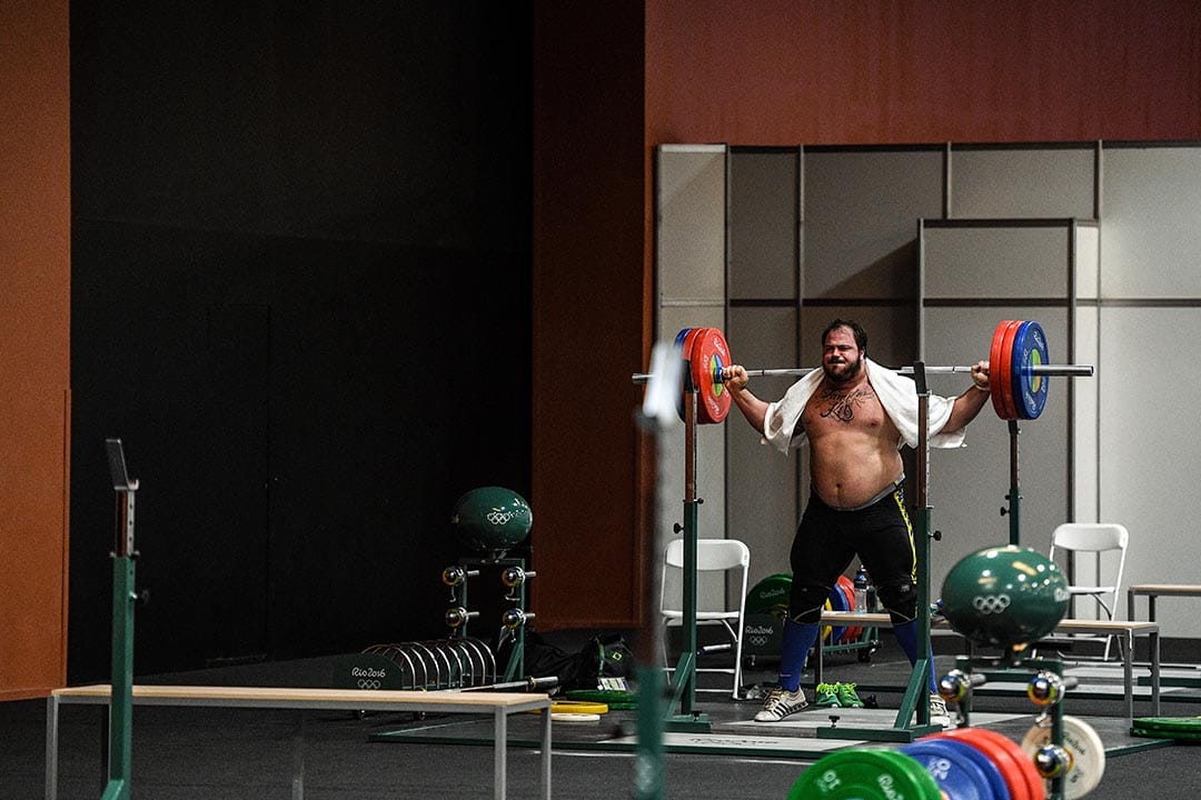 2016年7月30日，巴西举重选手Fernando Saraiva正在练习。