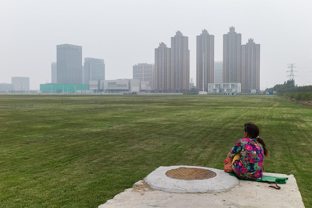  海港城一期現在已經變成一片綠地，曾經停滿集裝箱，或是被各種小商販佔領，在爆炸後都被清理乾淨。因為小區附近配套設施逐漸完善，房​​價跟著漲起來，現在已經遠超過當初1萬3千元一平的回購價。