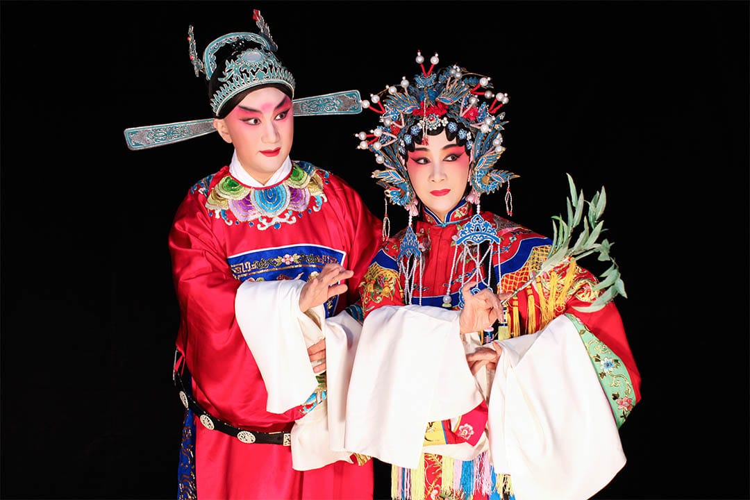 圖為2016年香港「中國戲曲節」開幕大戲崑曲《紫釵記》劇照，邢金沙飾演霍小玉，溫宇航飾演李益。