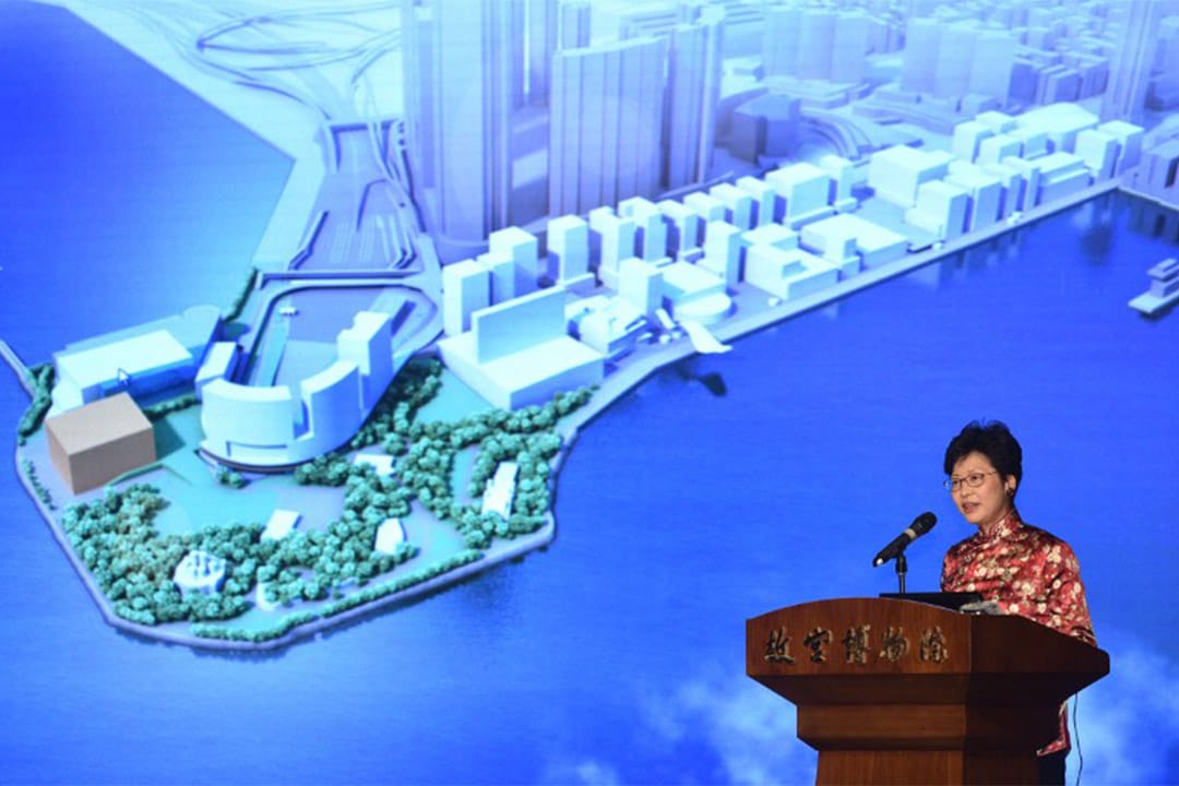 西九文化區管理局將與故宮博物院合作,在西九文化區興建香港故宮文化博物館,長期展出故宮博物院的文物珍藏。