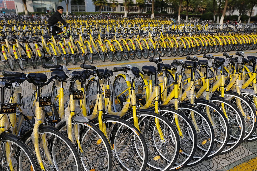 “摩拜单车”、“ofo单车”等在不到一年的时间内，纷纷获得过亿美元的资金支持。图为在安徽安庆的ofo共享单车。