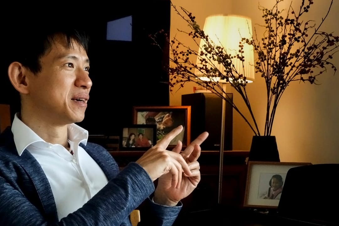 人類學家項飆說自己不像知識分子，卻像個調查員。