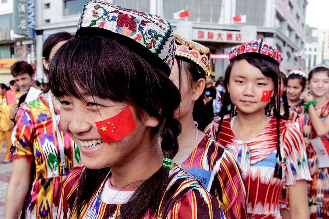 中国的多民族模式,被想象成一个包含了不同民族和地区社会的“大社会”,是一个“超社会体系”。图为新疆喀什维吾尔族。