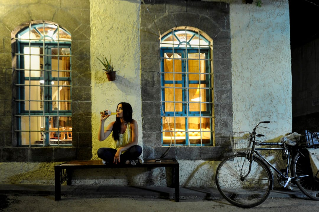 Marla Awad 是一名美术毕业生，现在在一家进出口公司工作，到美国读书和工作是她的梦想，“特朗普决定拒绝所有来自叙利亚的移民对我来说是一个非常消极的做法。”