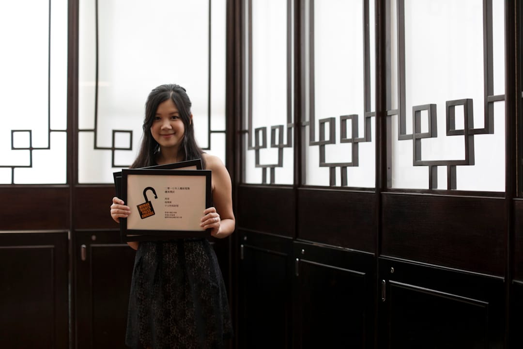 端傳媒記者周澄在2016年走訪菲律賓大選，寫下《我看到「菲版杜林普」以外的真實》，獲得「中文特寫新聞」優異獎。