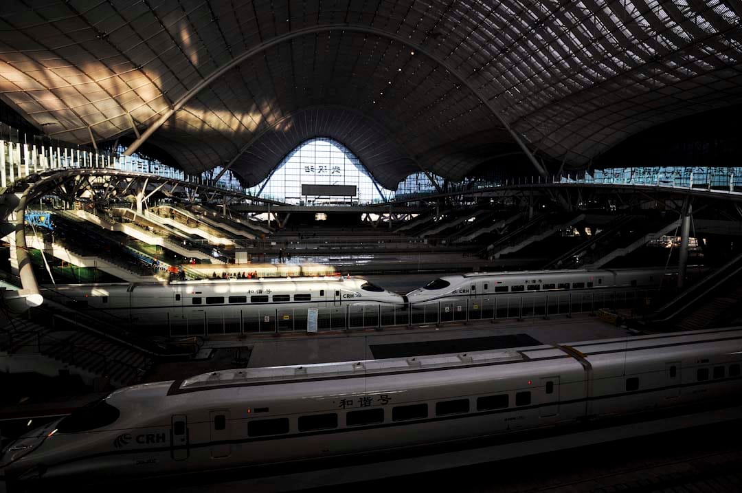 武漢站位於湖北省武漢市洪山區，毗鄰三環線，是京廣高速鐵路中途樞紐車站，亦是武九客運專線的起始站，於2009年12月26日隨武廣高鐵的開通啟用。