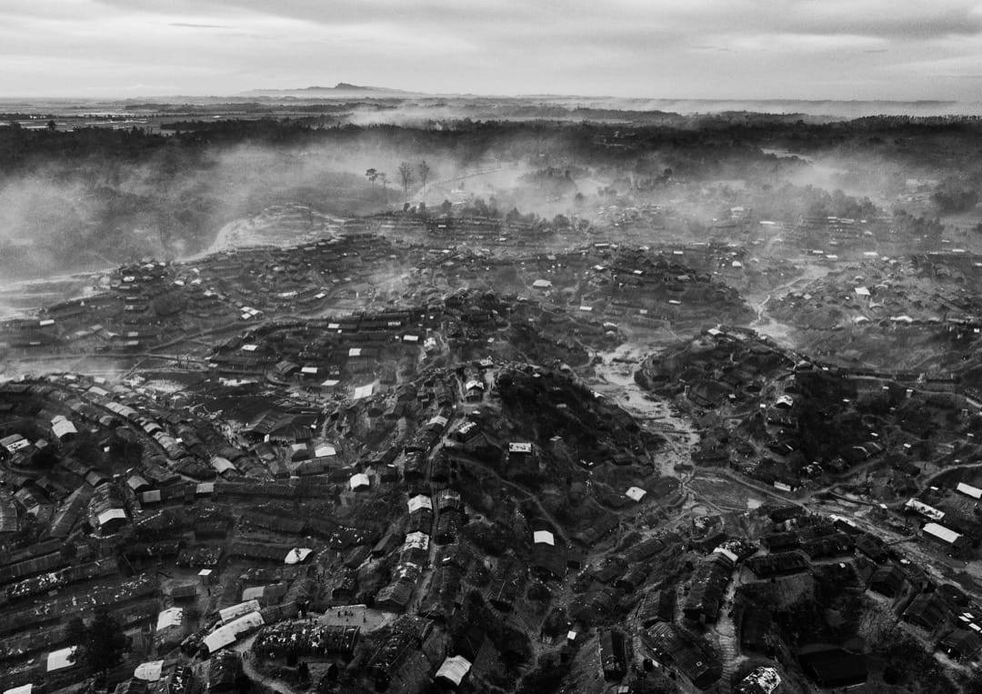 2017年10月2日，罗兴亚人在孟加拉科克斯巴扎尔县所居住的临时难民营。