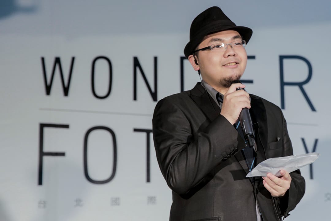 回顧兩年展覽，房彥文認為台灣年輕藝術家傾向探索攝影這媒介的可能性。「 較多人關心攝影的本質、攝影的可能性，攝影跟當代藝術如何作結合，如何用 當代手法和攝影這媒材去產生自己的想法。」