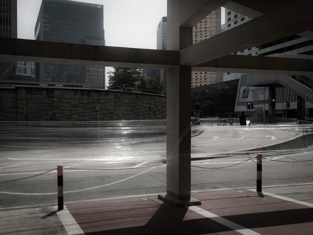 《安静的失控》。