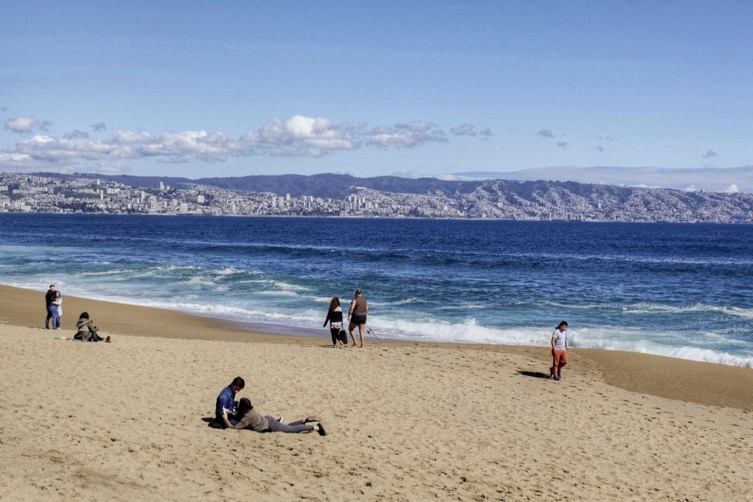 智利的海港城市Vina del Mar的沙灘。
