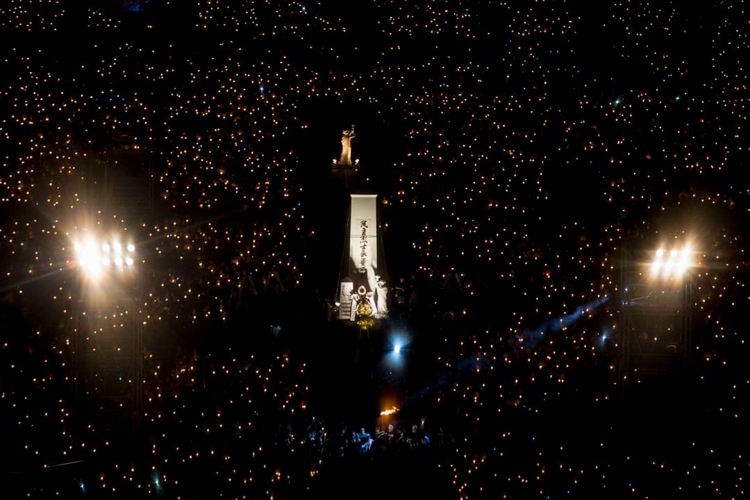 六四维园烛光晚会。