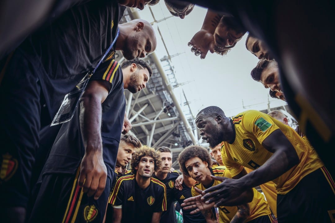 2018年6月23日，莫斯科斯巴达克体育场，世界杯G组比利时对突尼西亚赛事开赛前，比利时队员围起来听前锋卢卡古讲话。