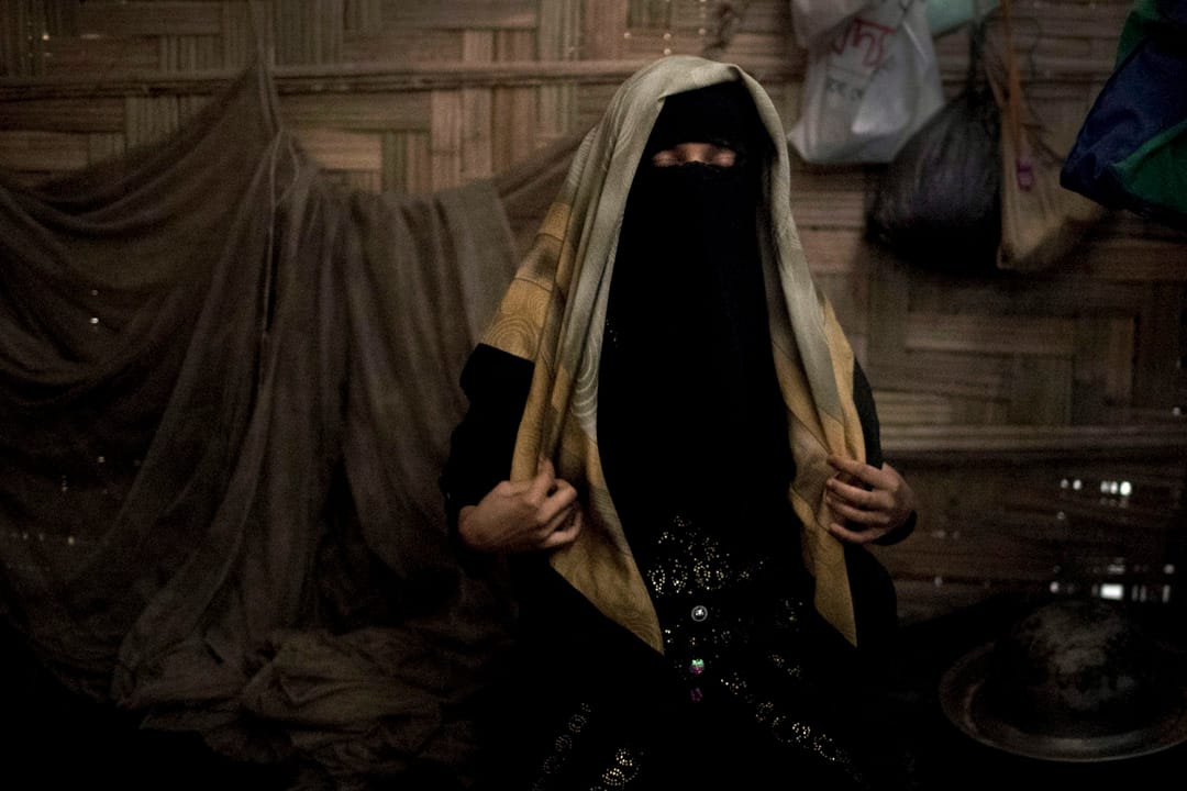 13歲羅興亞穆斯林女子「A」與她家人都住在Jamtoli難民營裏。