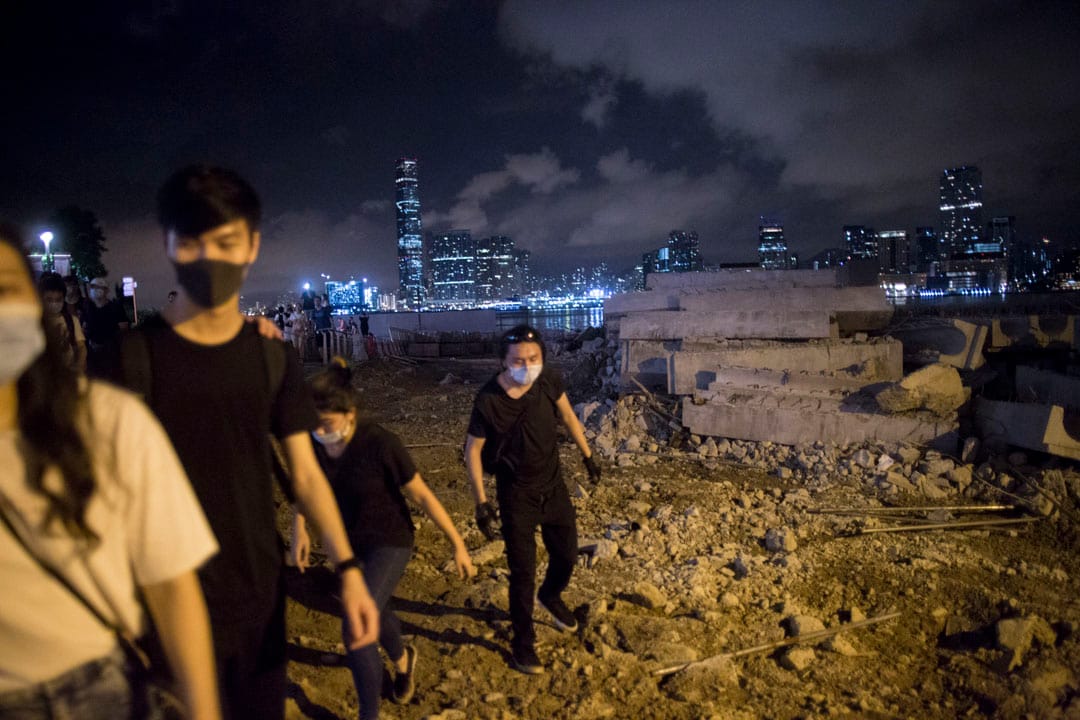 2019年6月10日凌晨約2時,示威者被警察驅趕。