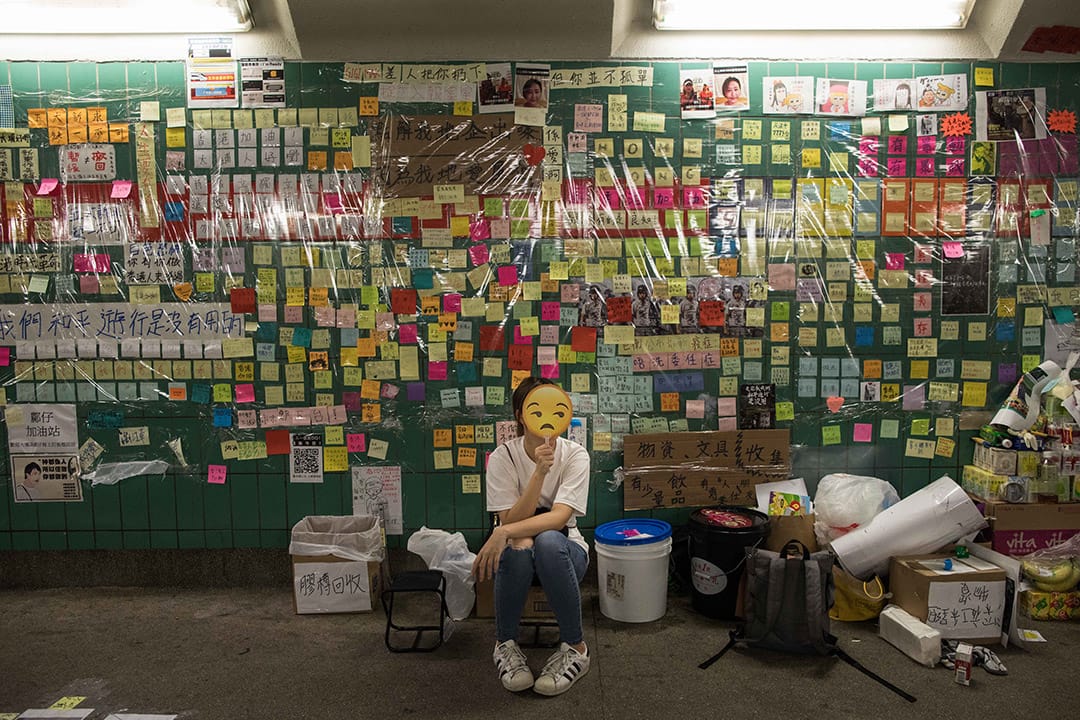 大埔墟火车站行人隧道内的连侬墙。