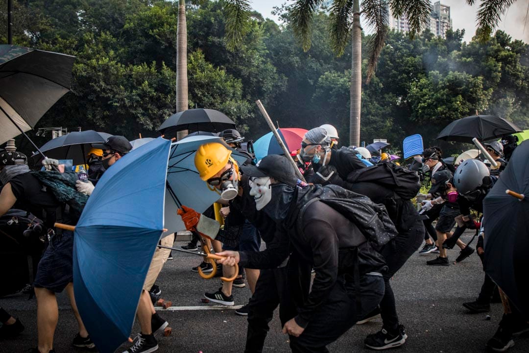 2019年10月1日,沙田遊行,示威者與警察發生衝突。