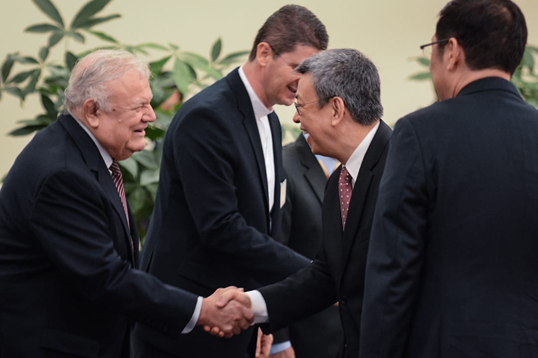 2018年12月11日深夜，副總統陳建仁率團搭機訪問梵蒂岡，他在桃園國際機場發表出發前演說表示，這次奉總統蔡英文指派擔任特使，參加已故教宗保祿六世等聖人的封聖大典，感到非常榮幸。