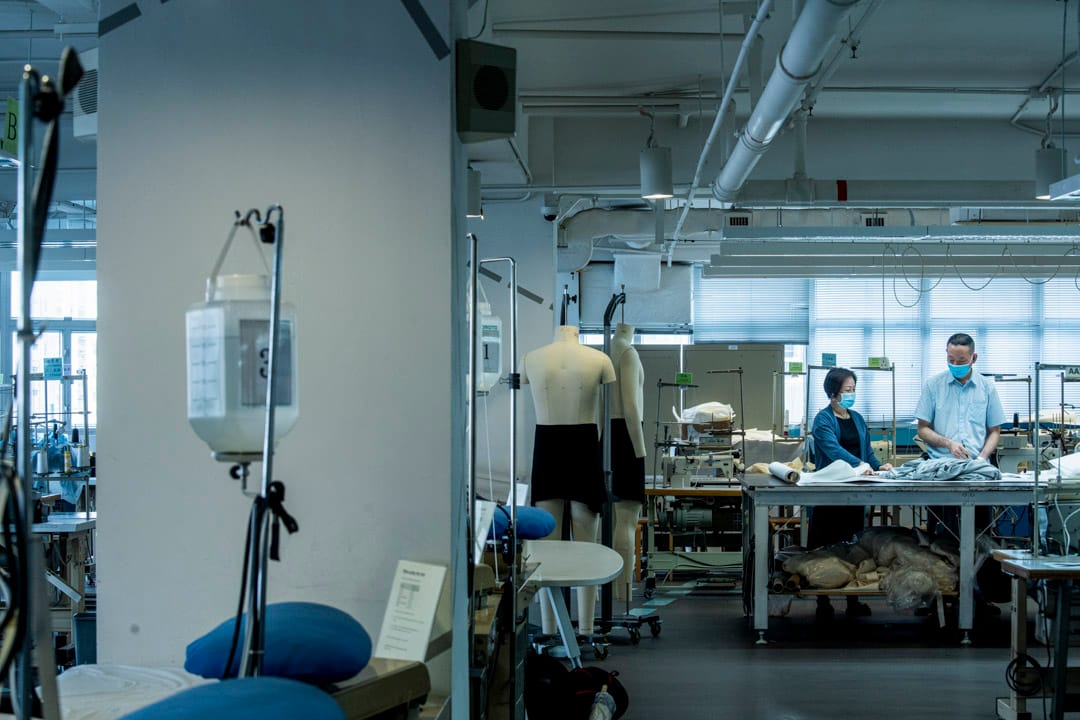 制衣业训练局的员工。