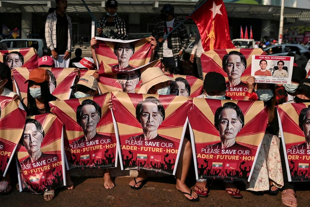 2021年2月20日,緬甸仰光,市民參加了針對軍政府軍事政變的示威活動。
