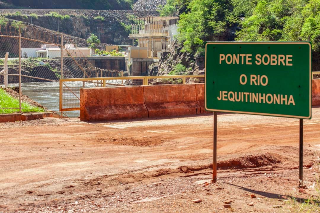 “8号矿”将从距离矿区50公里外的伊拉贝(Irapé)水坝建一条管道,给矿区开发供应20年、每年5400万立方米的水源,图为伊拉贝水坝。