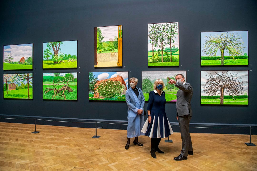 英國國寶級畫家David Hockney在英國倫敦皇家藝術學院（Royal Academy of Arts）展出疫情期間所作的百幅寫生。