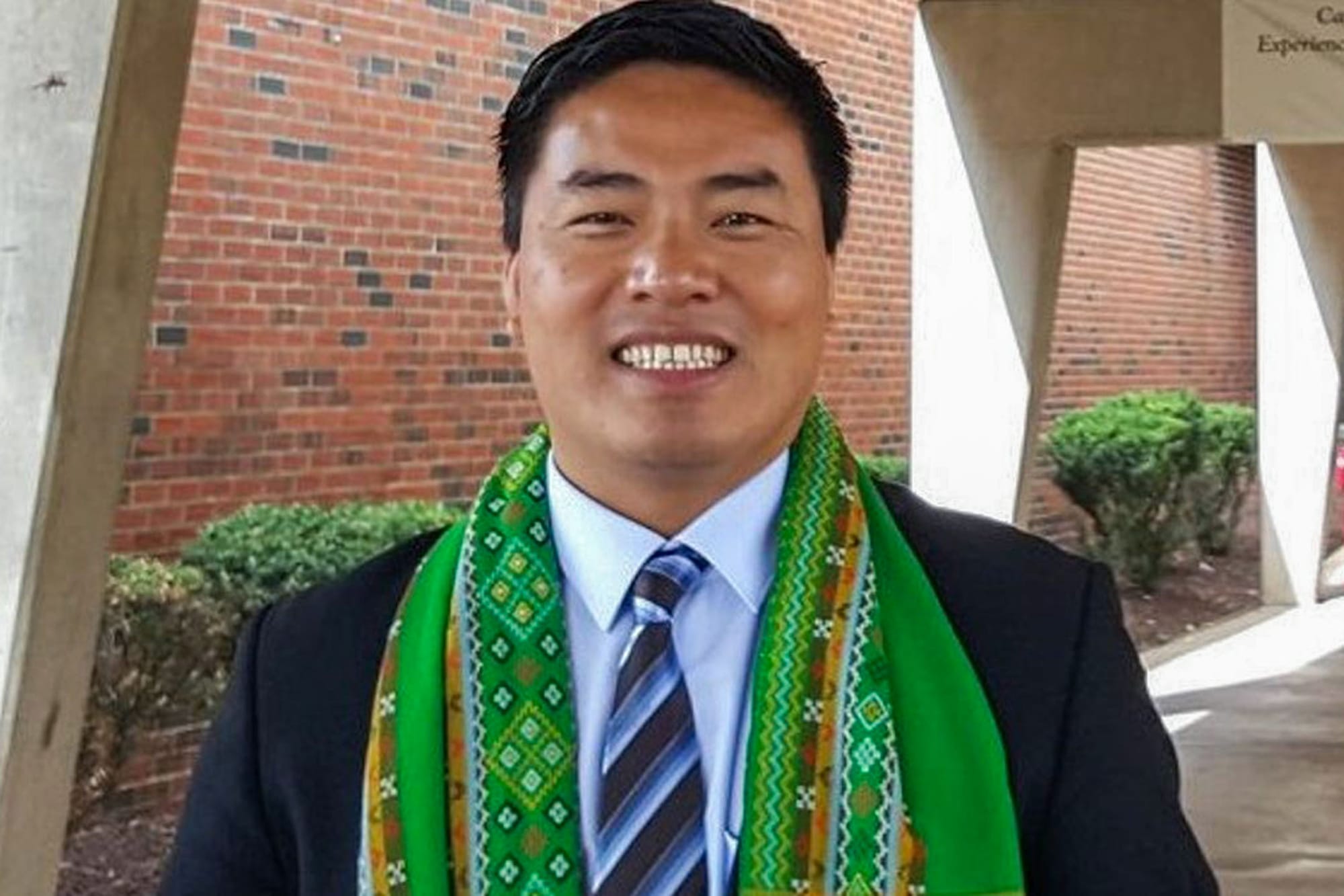 緬甸平行政府，也即全國團結政府（National Unity Government）的國際合作部長的薩莎醫生（Dr Sasa）。