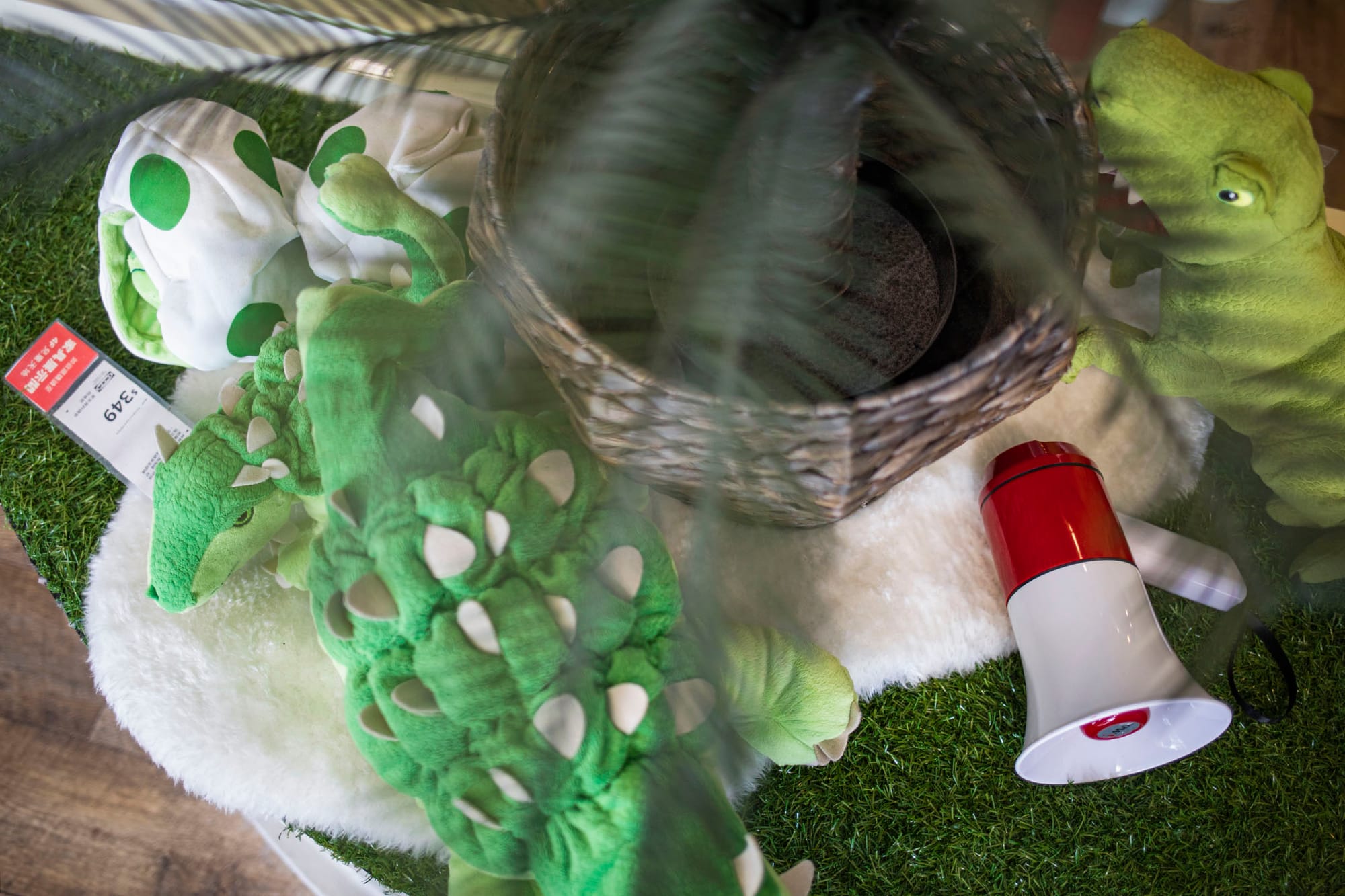 2021年12月7日新庄宜家家居，一个喇叭用来播放施打疫苗的安排。