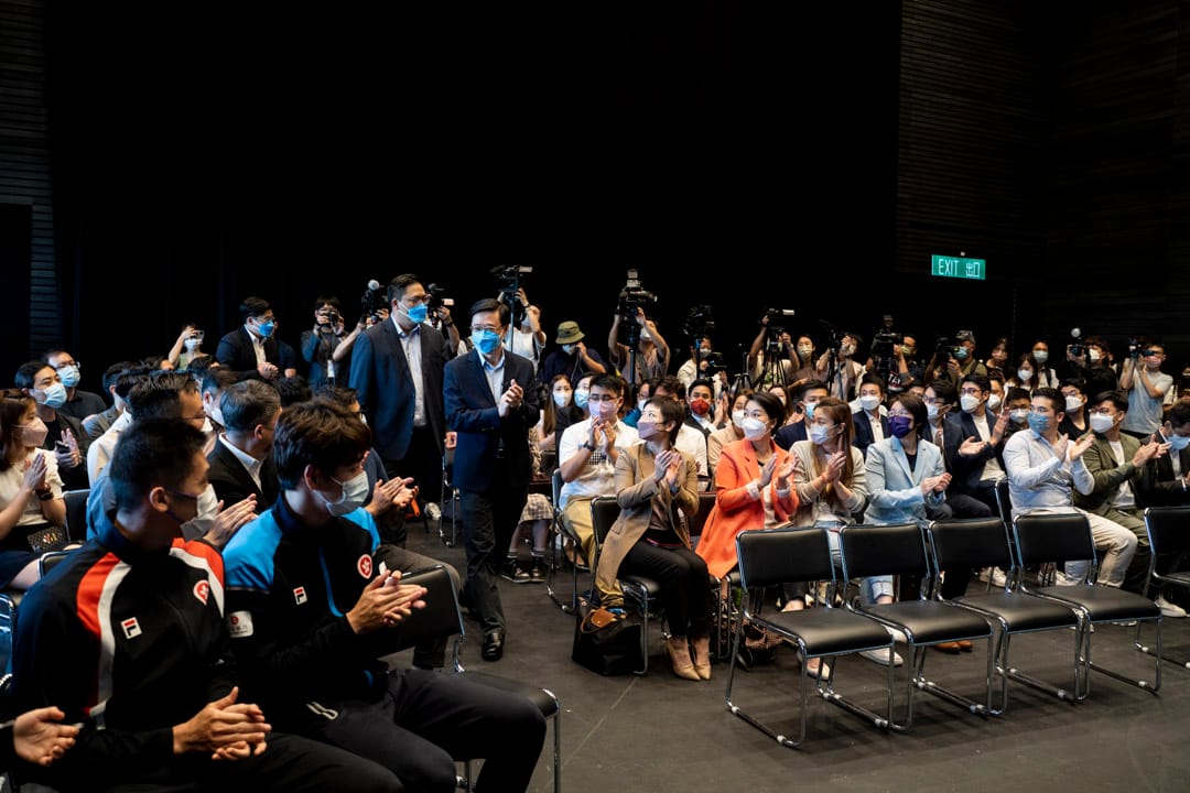 2022年5月4日，特首選舉候選人李家超到西九文化區出席一項與青少年交流的活動。